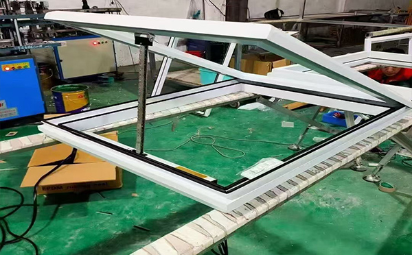 某地下车库出入口汉滨排烟窗配置工程